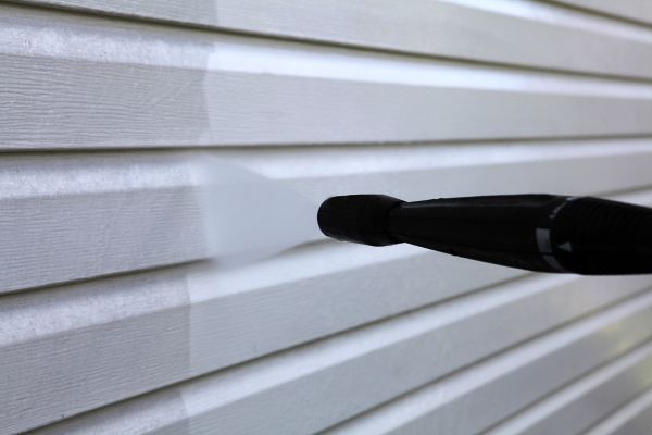 Condo Siding Power Washing in Gainesville